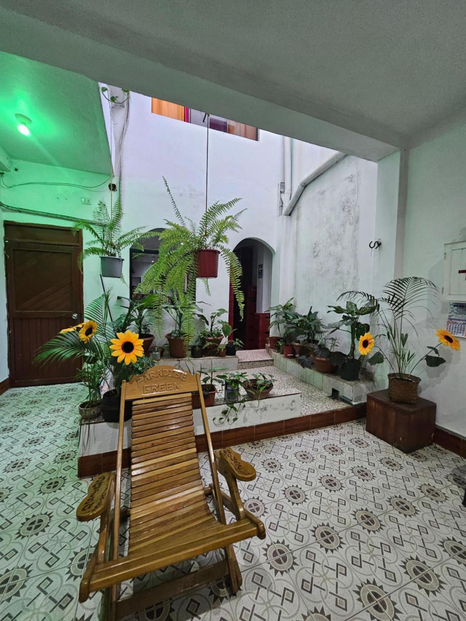 Sarisa House Hotel อีกีโตส ภายนอก รูปภาพ